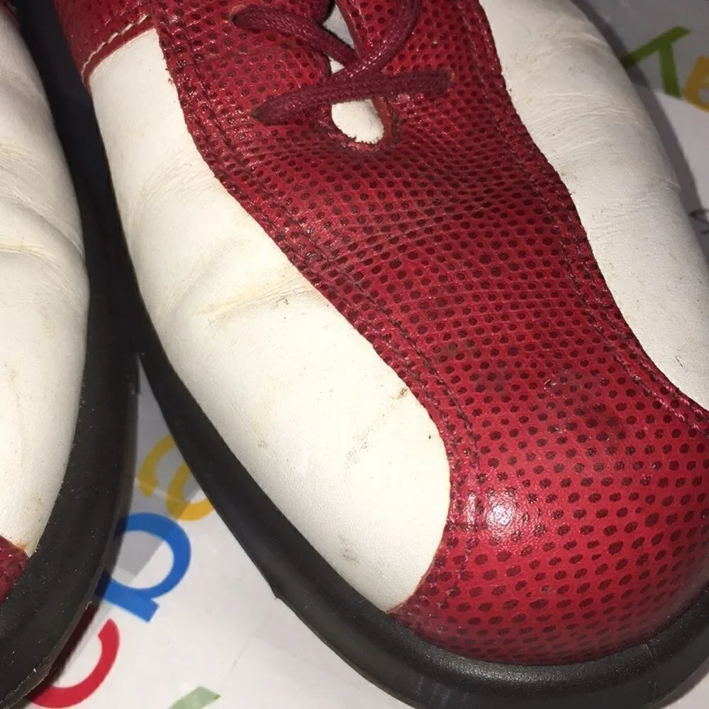 Red white worn marks vintage fancy leather retro women’s saddle ECCO golf shoes